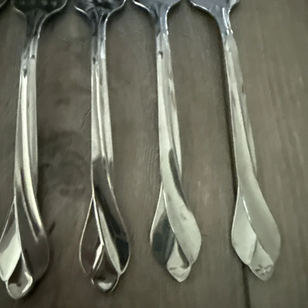 Lot of 7 Oneida USA Tribeca Glossy Stainless Flatware SALAD FORKS